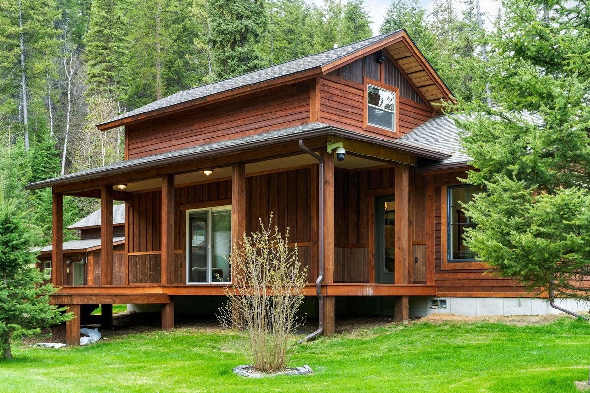 Cozy Cabin from the lawn