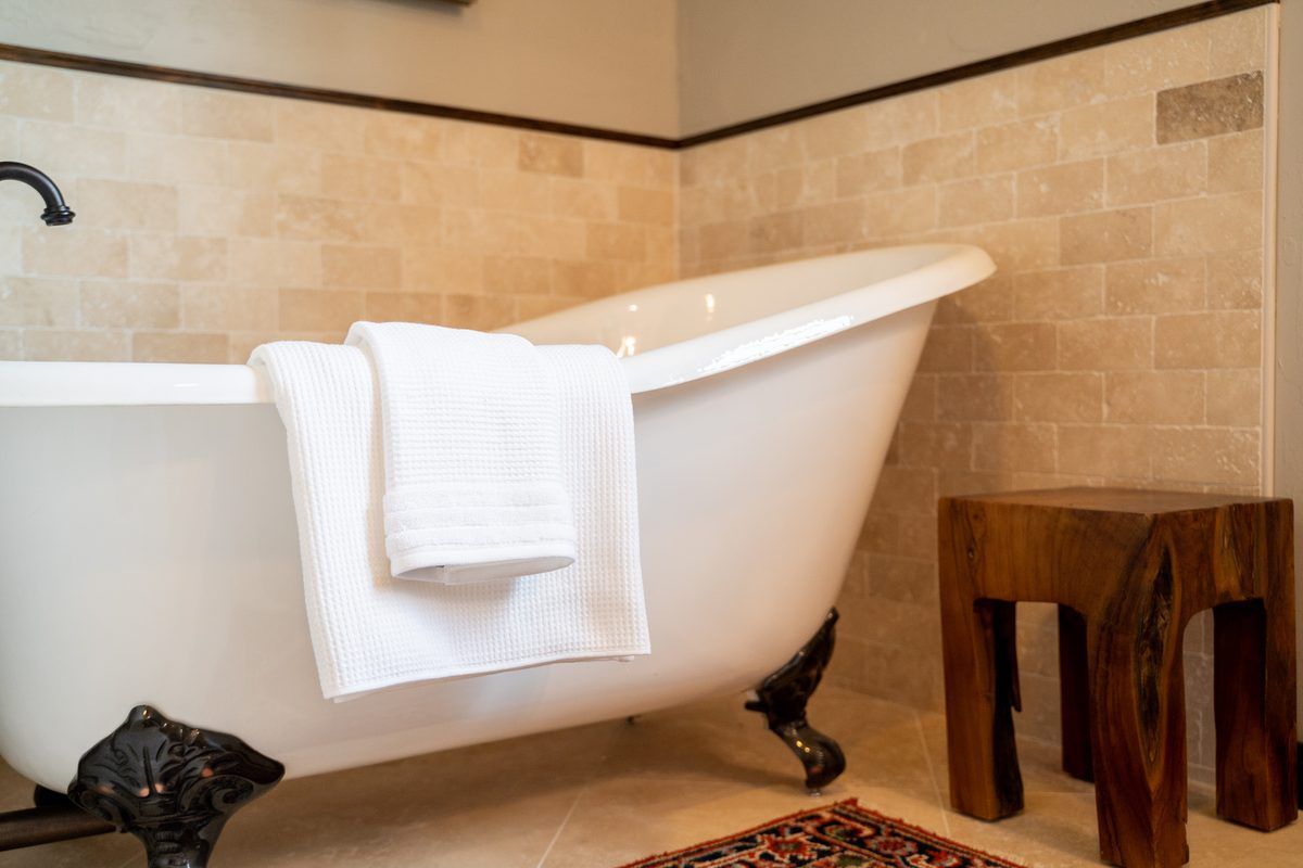 Clawfoot soaking tub